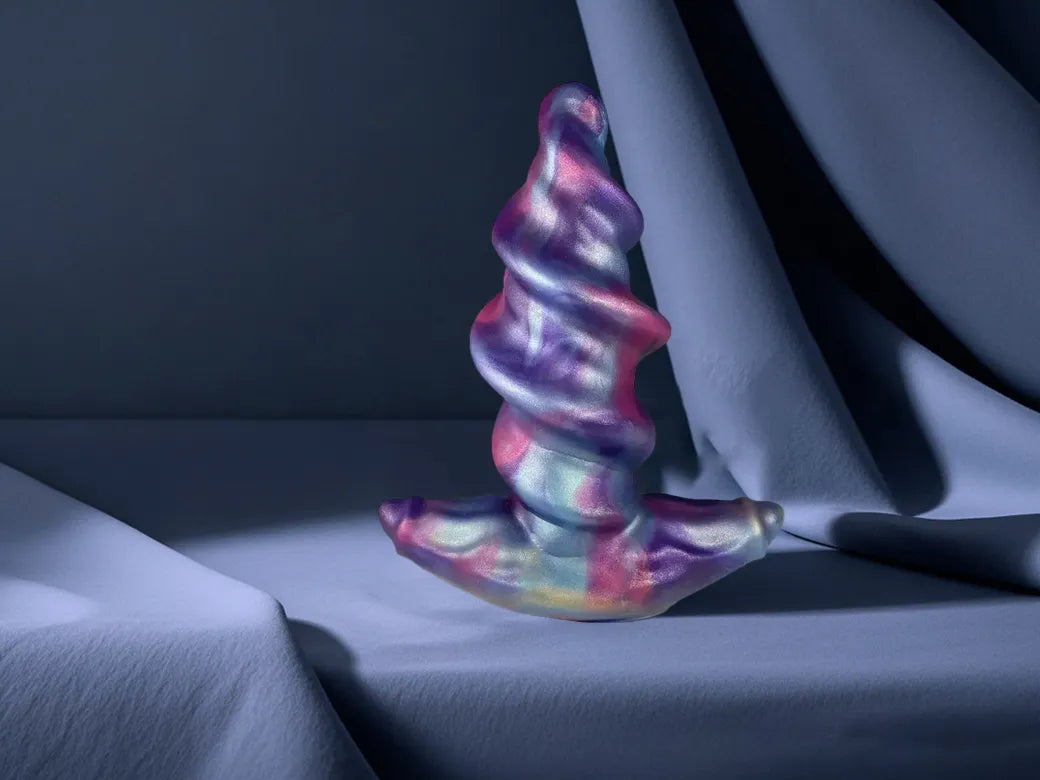 How to Use a Dildo: A Guide for Beginners & Beyond